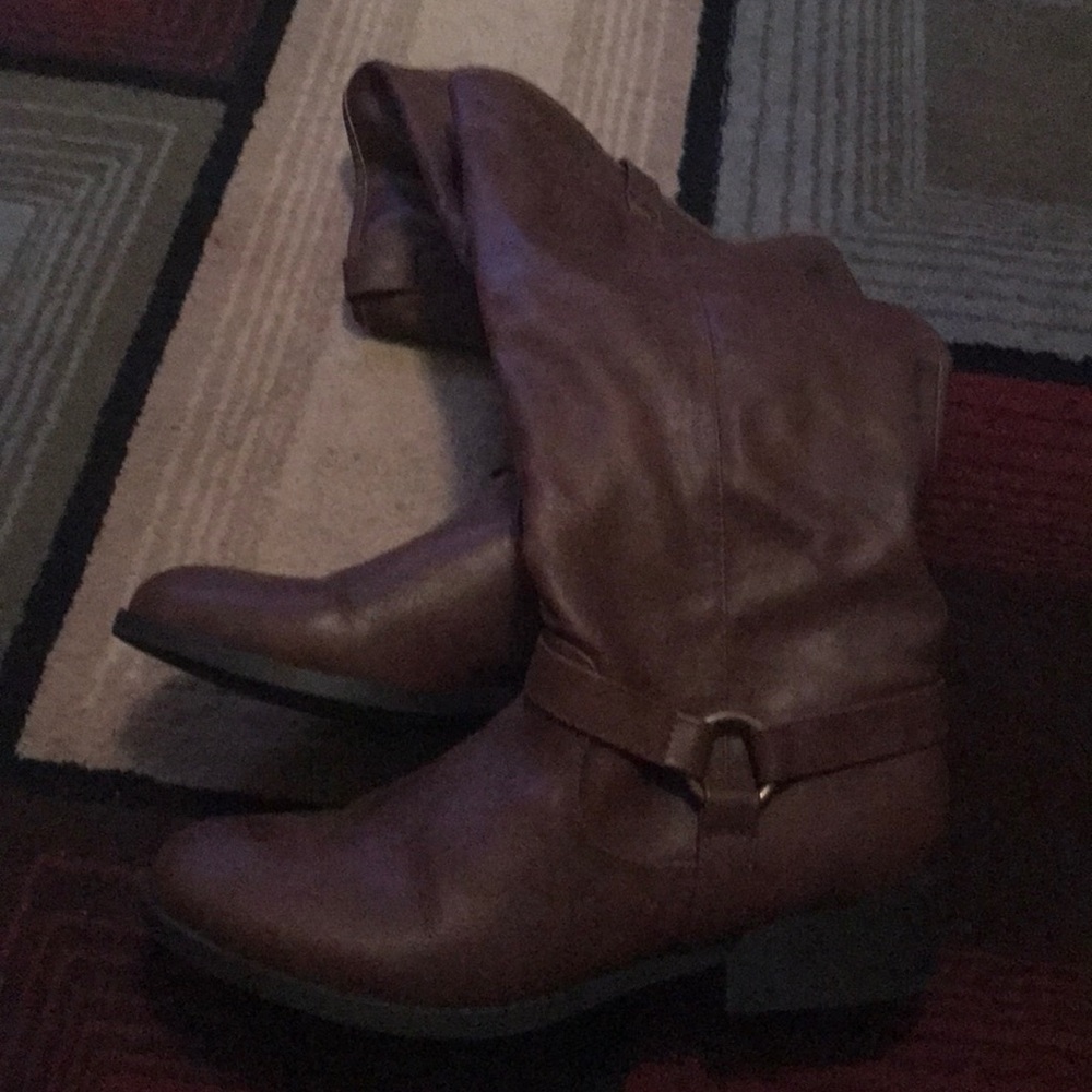 Knee length boot